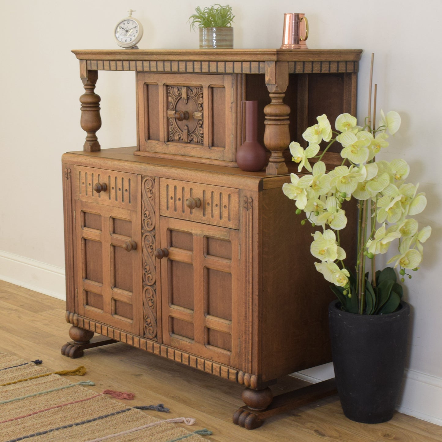 Court Cabinet