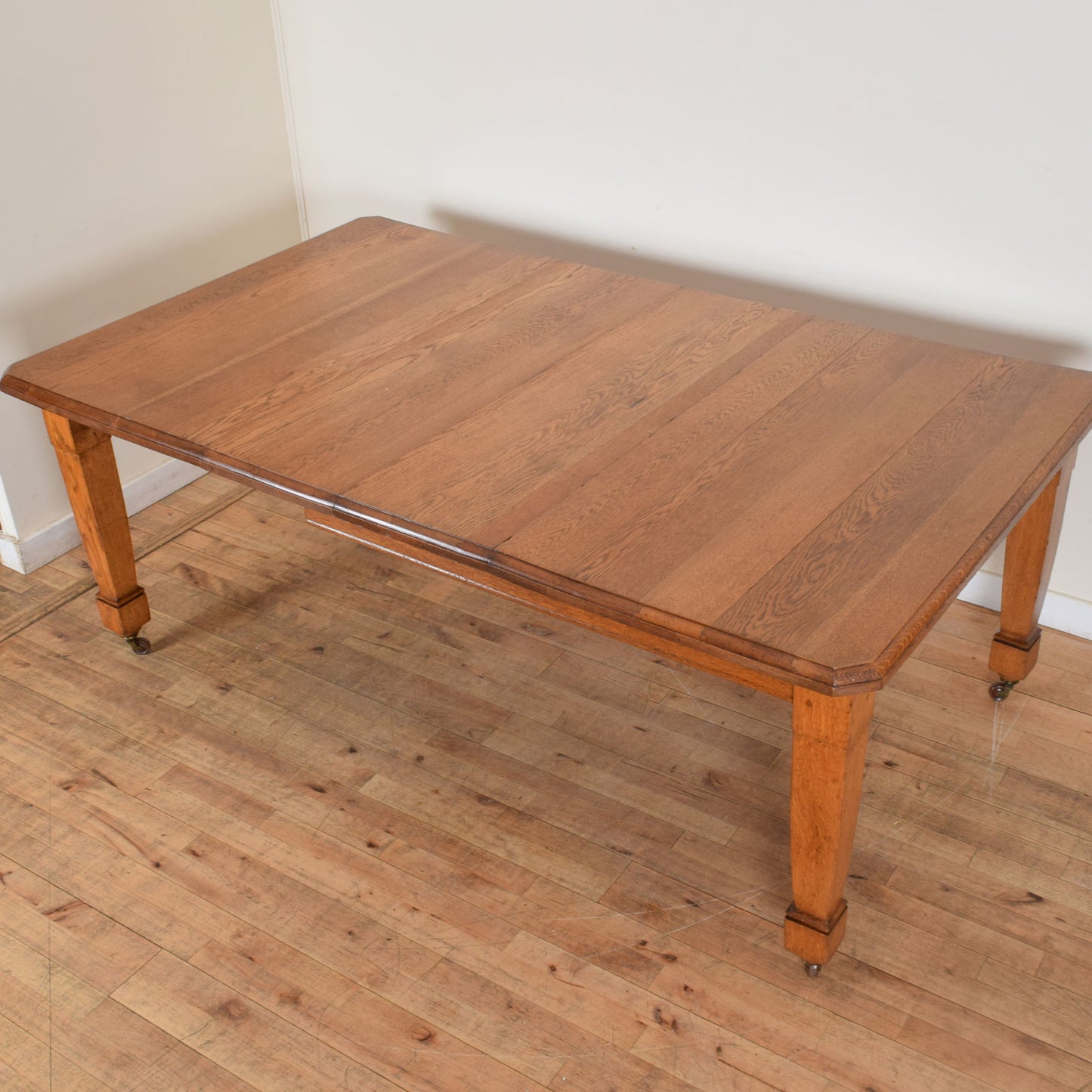 Extending Draw Leaf Table with Six Chairs