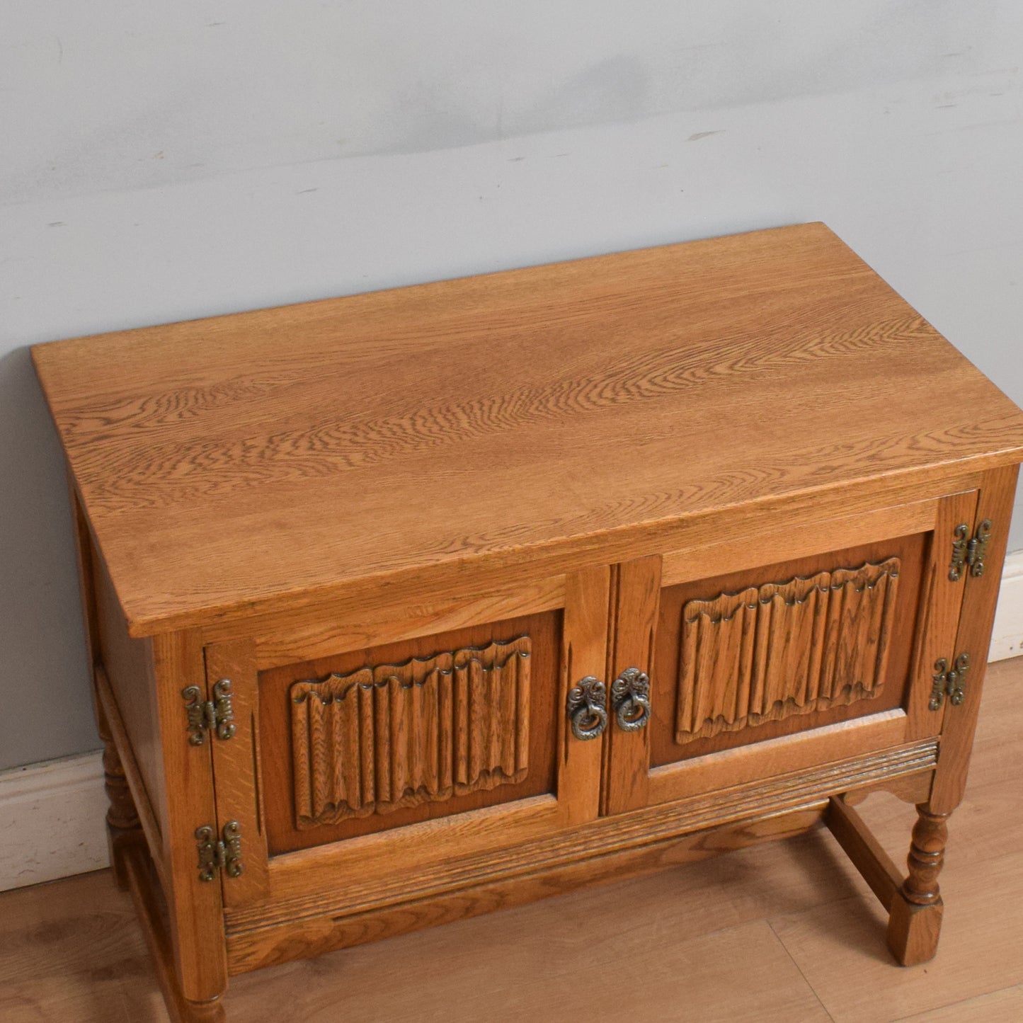 Old Charm Cabinet