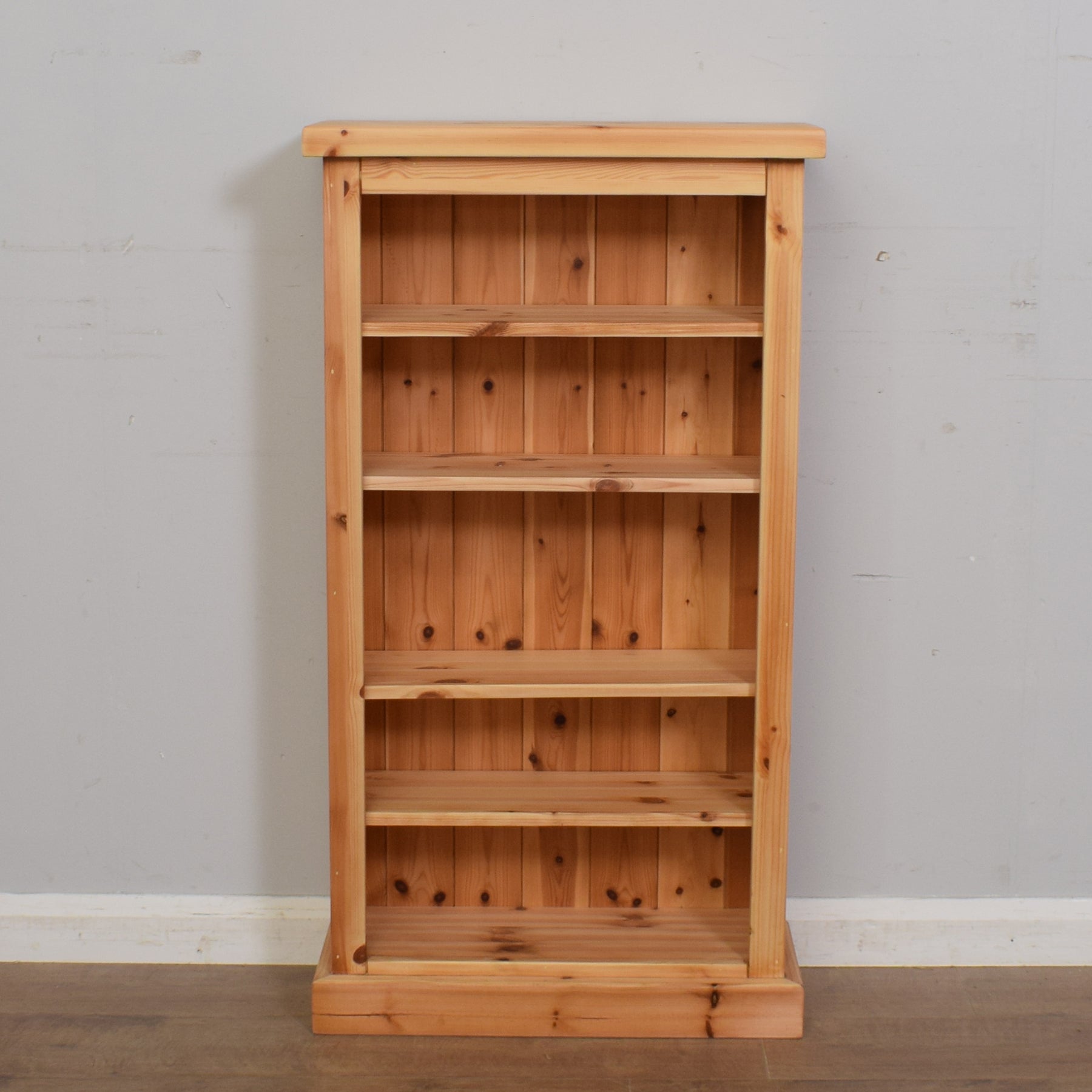 Tall pine deals bookcase