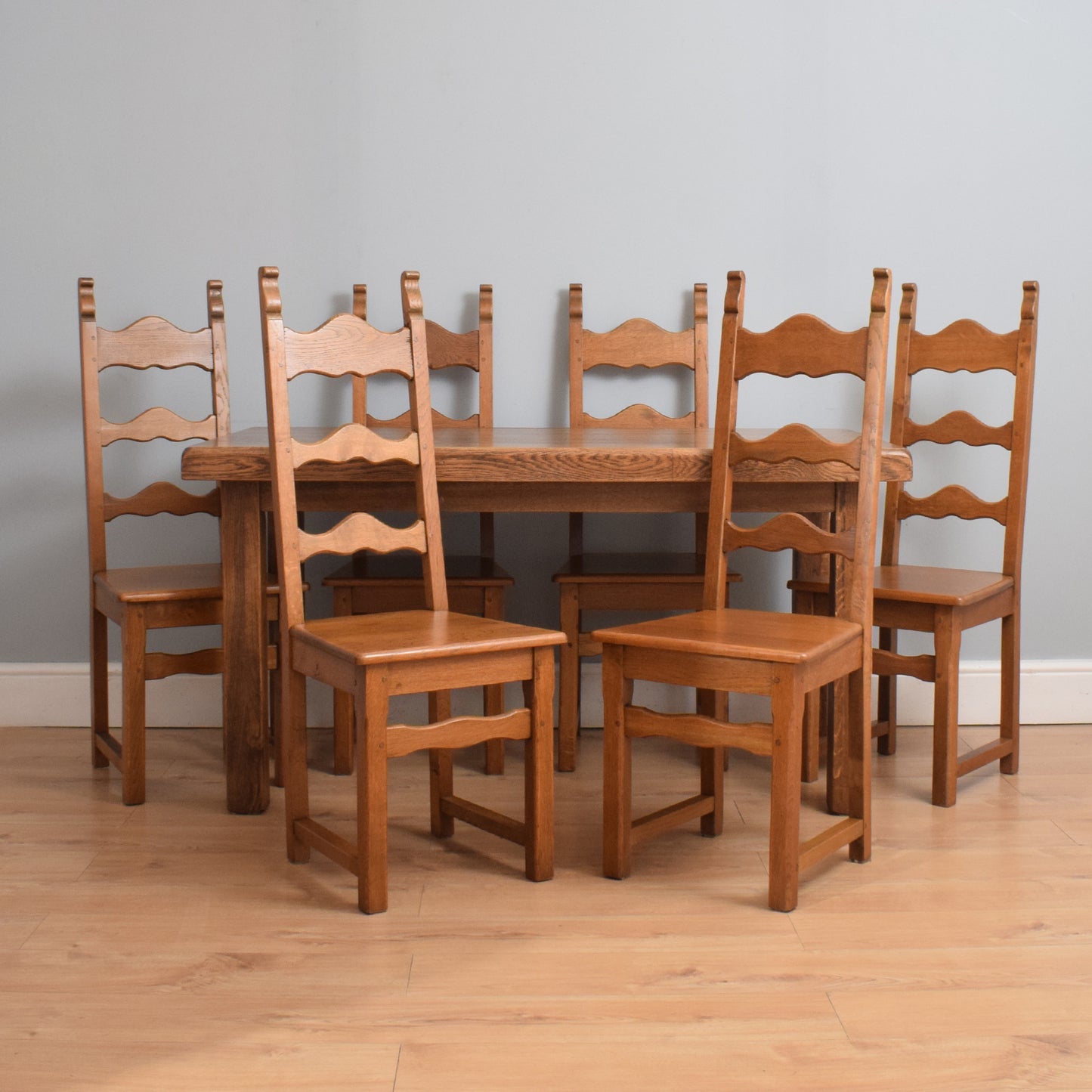 Traditional Oak Dining Table and Six Chairs