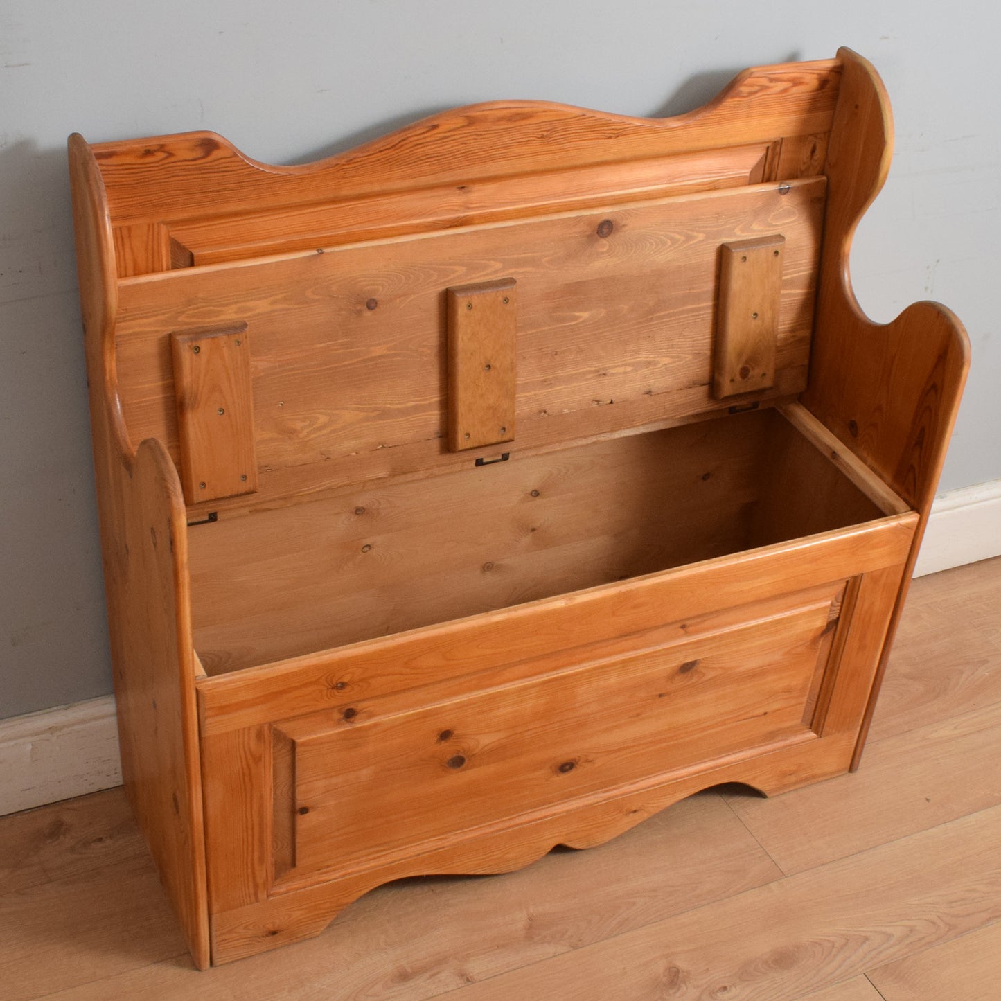 Restored Pine Settle