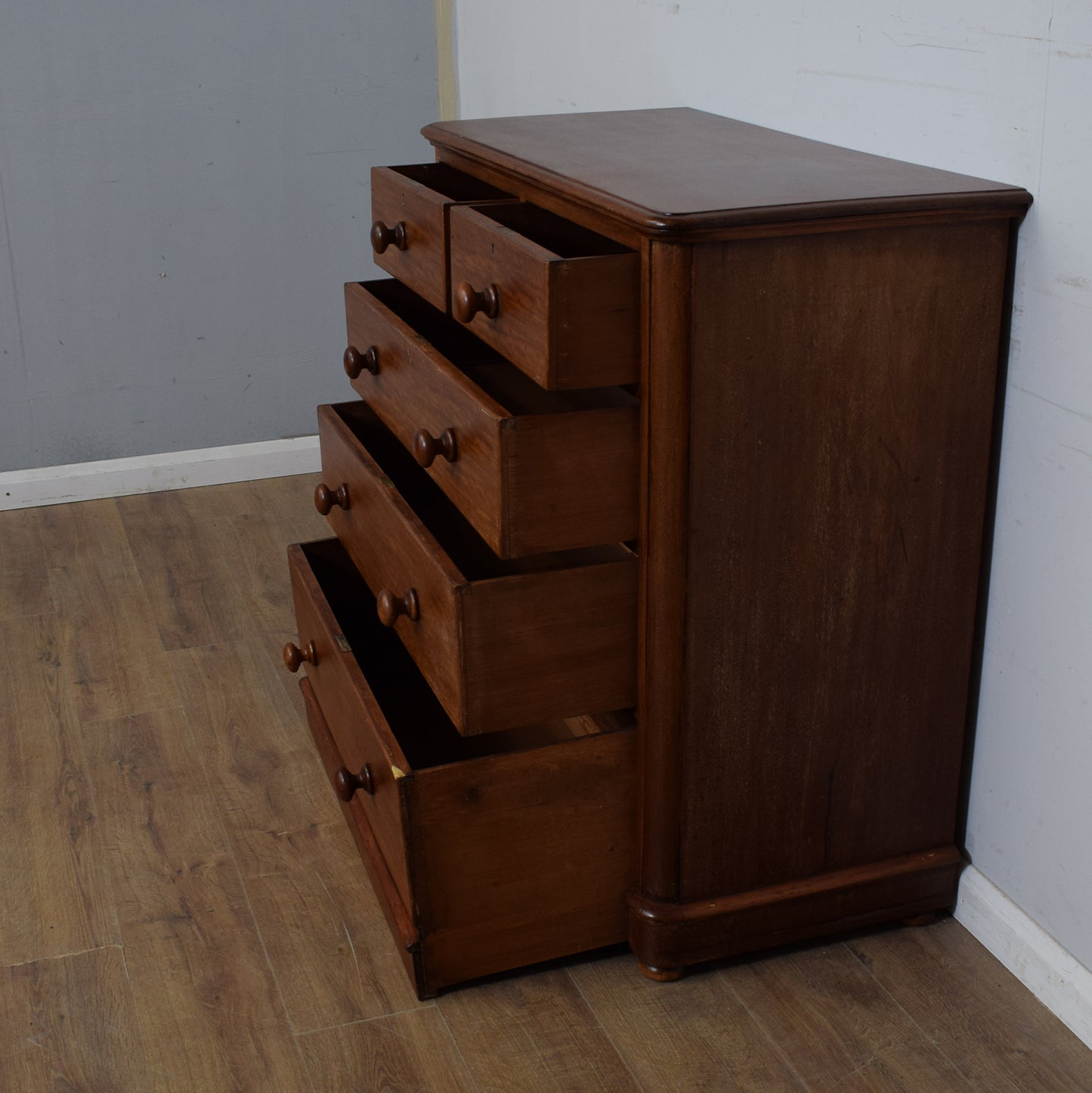 Antique Victorian Chest Of Drawers