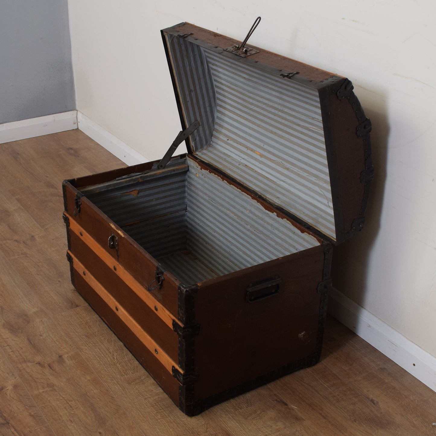 Vintage Treasure Chest Style Trunk