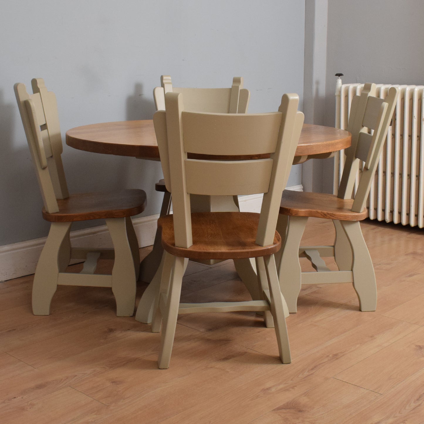 Painted Round Oak Dining Table and Four Chairs