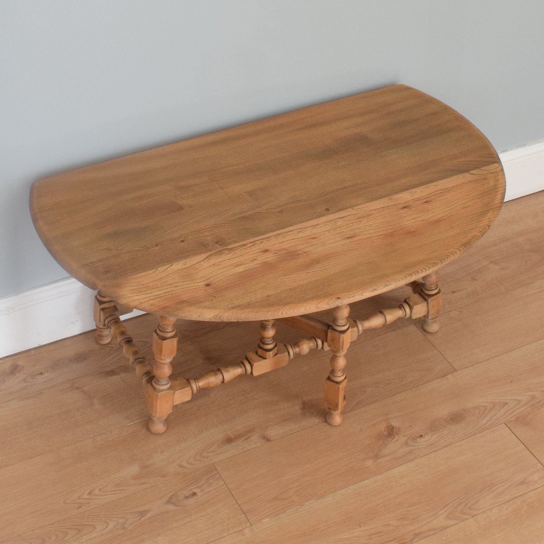 Ercol coffee deals table oval