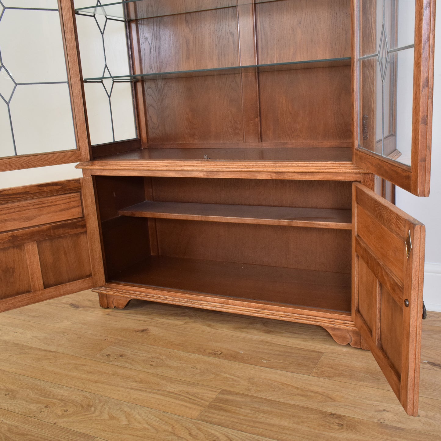 Old Charm Glazed Cabinet