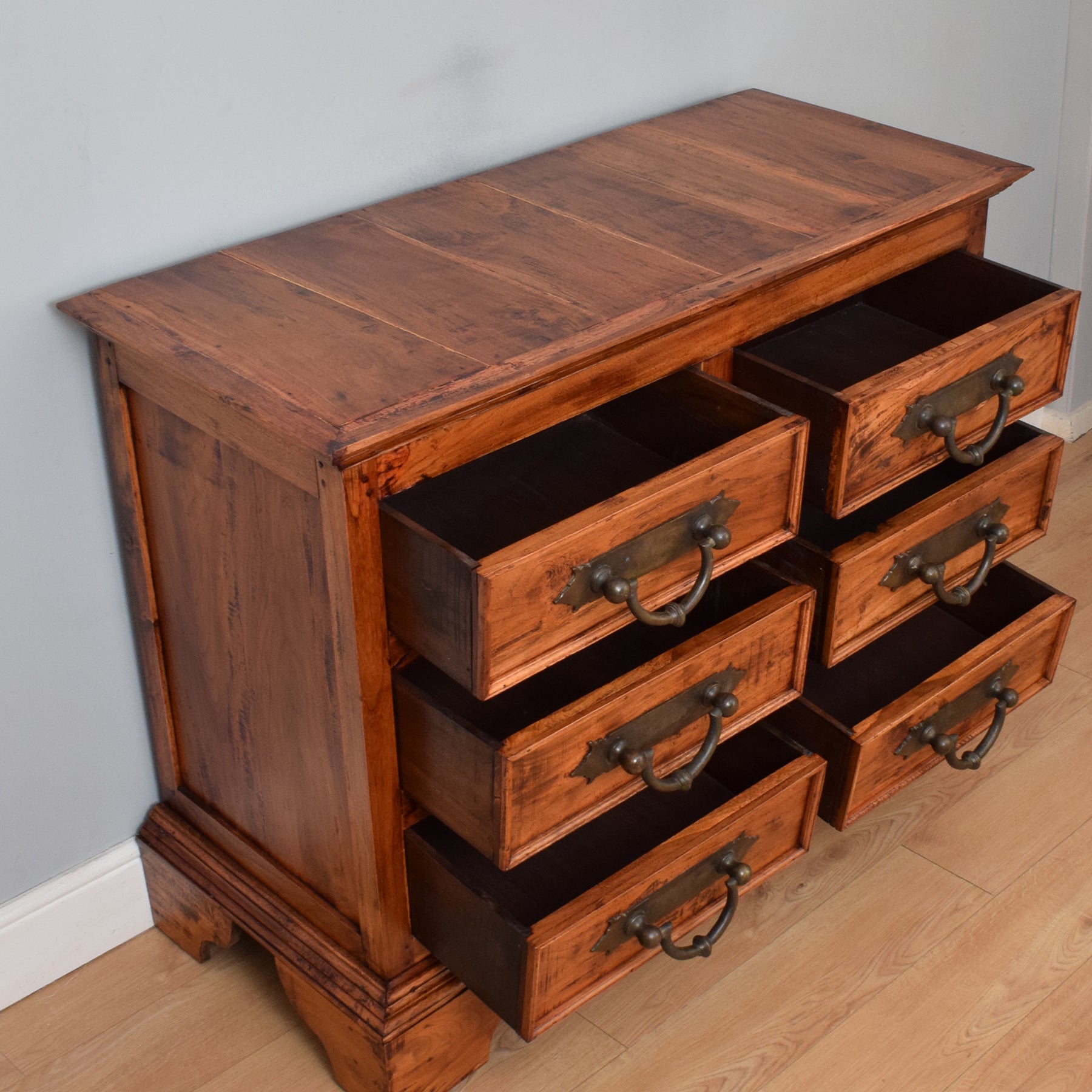 Hardwood chest store of drawers