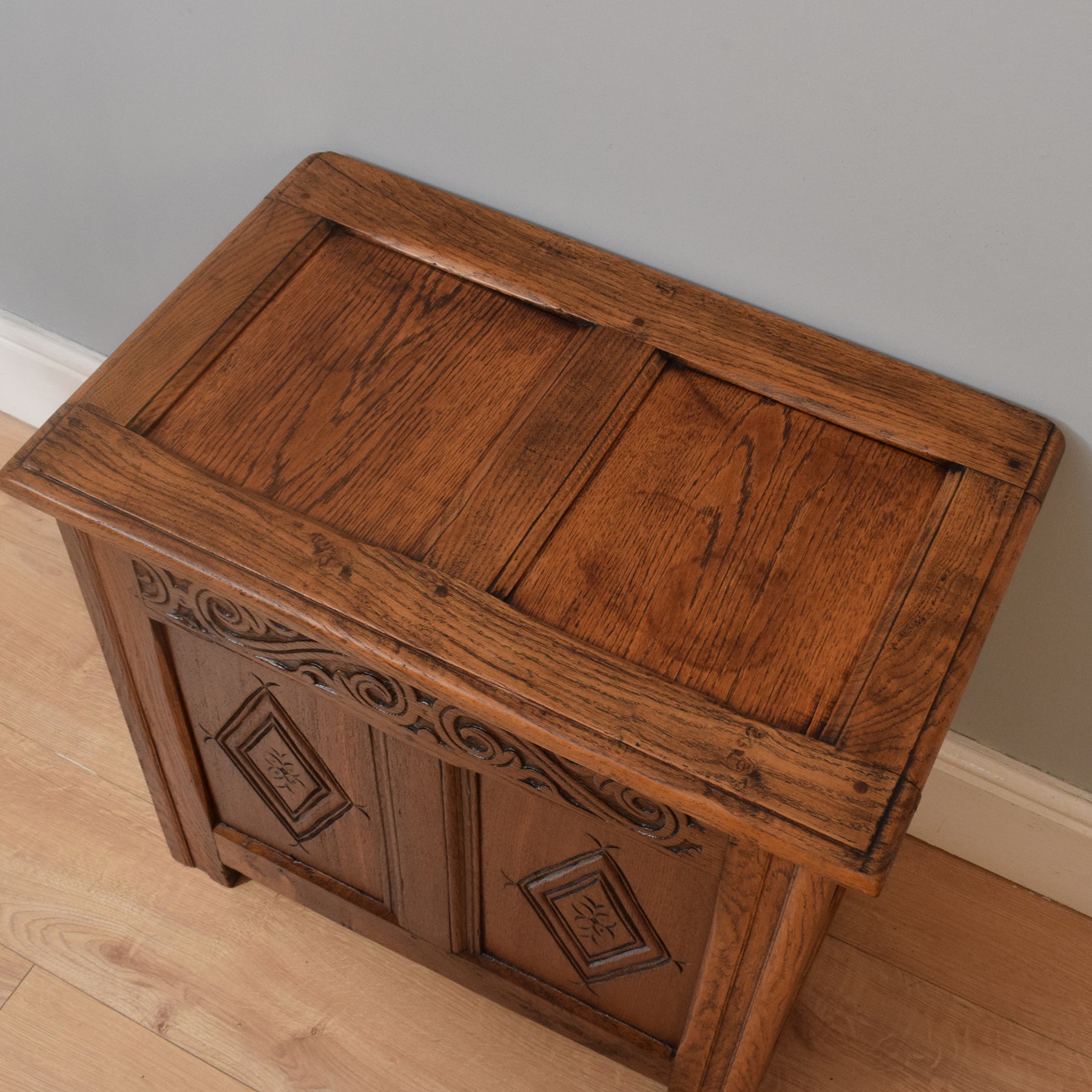 Small oak deals blanket box